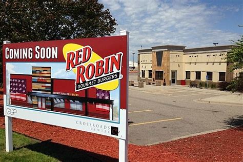 2.1K salaries. 1.3K job openings. Red Robin. Management. The average Red Robin salary ranges from approximately $41,897 per year for Engagement Manager to $195,000 per year for Director of Operations. Average Red Robin hourly pay ranges from approximately $16.03 per hour for Shift Manager to $31.91 per hour for Assistant …